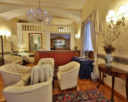 The Lounge Bar of the BW Plus 4 star Hotel Genova Turin, elegant downtown
