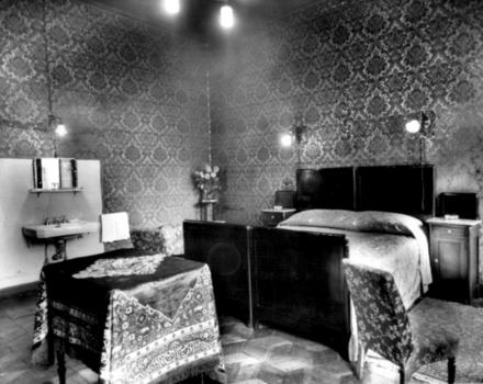 1940/1945-A room in the Hotel Genoa in the mid-20th century
